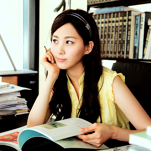  Seohyun-she has a really good personality,she is also helpful to her Marafiki