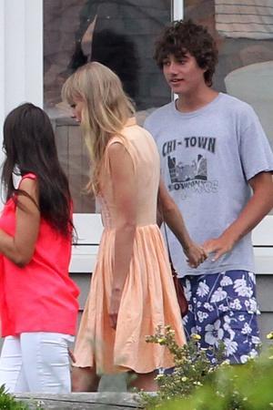  Oh wow..I just read that her boyfriend might be Conor :o I had no idea abou Tay dating someone..but they look really cute togetehr <13 I wish them all the best! :D