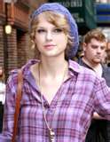  Taylor rápido, swift with a hat hope tu like it