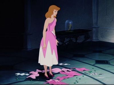  Even though barely anyone agrees with me, what I think is the saddest ডিজনি Moment, is when Cinderella's step-sisters tear up the dress the mice made for her, right before সিন্ড্রেলা is going to go to the ball.