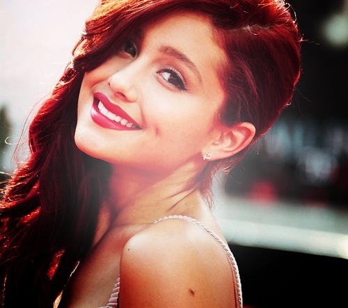 I love her red hair!!! And her voice and her as cat valentine!!!!!