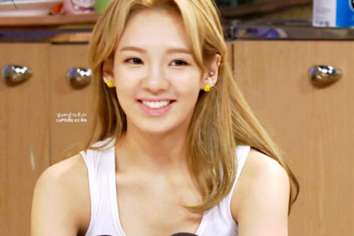  My bias is "Hyoyeon" because she is so talented and also good in dancing. i amor everything about her :DD