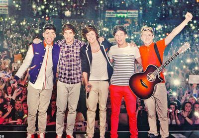 i upendo how their not afraid to be themselves.... like how Niall dances around, Louis is just plain crazy, Liam is the daddy, Zayn is the shy one, and Harry is cheeky. Of course their good looks to help ;)
