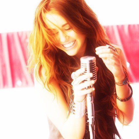  [i]here :) link: http://data.whicdn.com/images/35225123/Miley-Cyrus_large.jpg pic:[/i]