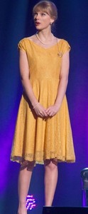 tay in yellow lace dress *_*