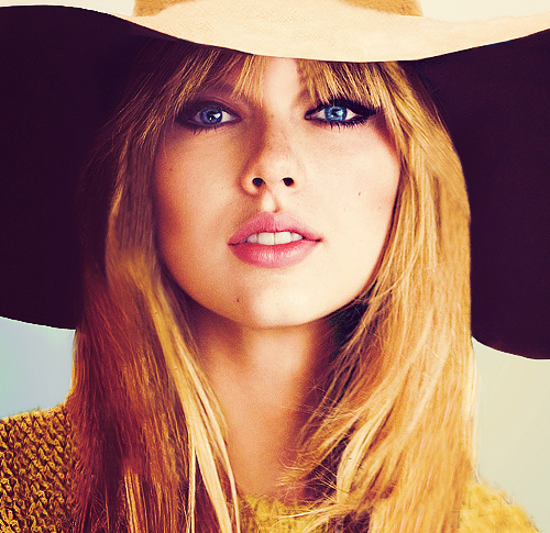  Check- http://www.seventeen.com/cm/seventeen/images/ab/sev-4-Taylor-Swift-fashion-makover-112310-mdn.jpg Thanks and hope Du Like it!