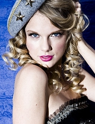 Taylor in a hat