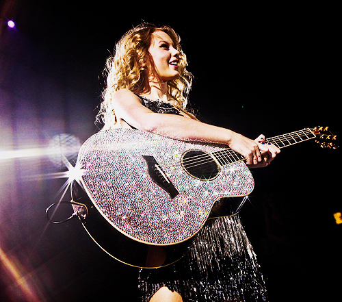  this one Taylor with sparkly dress..^^