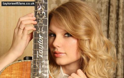  This is my new yêu thích picture of Taylor Swift. I hope bạn like it as much as I do ;)