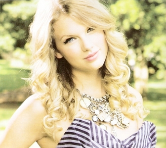 Taylor Swift Long Necklace!Hope ya like it:)