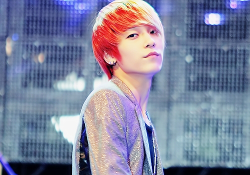  [i]He isn't the hottest, I'm totally sure da that, but he is hot for me and I think he is.....baby hot xD Anyway his name's L.Joe and is a member of a band called "Teen Top" [/i]