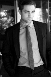  Robert Pattinson in black and white
