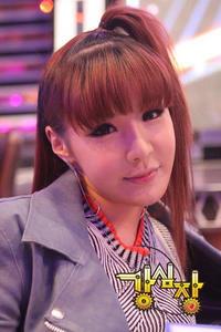  BOMMIE! I have so many pictures of her but I'll go with this one! She is my favourite! X3 and my favourite in the YG family! Shes just that awesome! PARK BOM<5