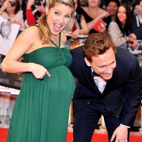  Tom Hiddleston and Chris Hemsworth's wife - Elsa Pataky :))