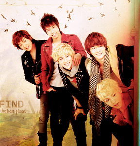  SHINee!! Because they are good looking,funny,dorky have great personalities, have amazing songs and are so talented.