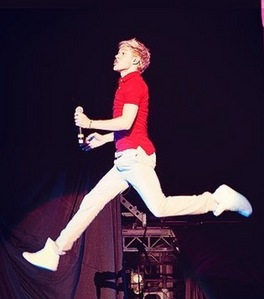  i just learned how to do the horan jump! of course, not as high as niall.... how can i?! im not a leperchaun...!