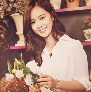  Happy Birthday Yuri! Thank anda for always bringing a smile to the faces of fellow Soshi & SONE's, please continue to amaze us with your Singing and dancing. <3