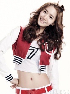  Ahh I have many kegemaran pictures of Yoona! ^^ But here I wil post this one ^^ <3 [i]Yoona!!<333[/i]