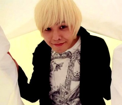  This is my favorit picture G-Dragon from 'Breath' ^_^ In here his is so lovely and truthful.. <3 Just A Boy. In this blonde hairstyle he look like malaikat :3