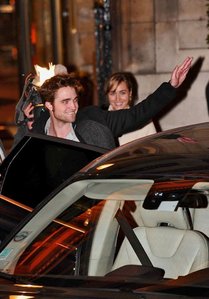  this is my Robert waving to fãs