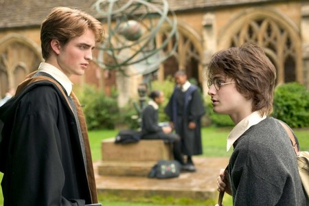  Here is my Robert,who is from England,with Daniel Radcliffe,also from England,in a scene from HP/GOF<3