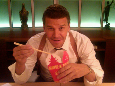  David eating Chinese Cibo