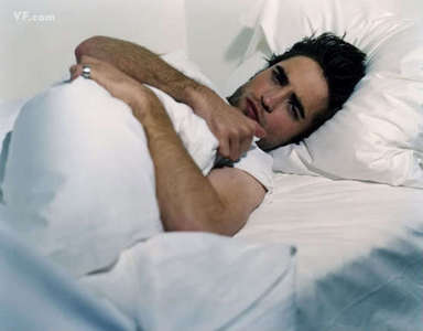  My Robert lying in a bed.I wish it was mine.You need some company in that bed?I will gladly be your cama companion.Rob,you would always be welcome in my cama anytime<3