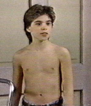  Little Matt Lawrence shirtless!! <3333