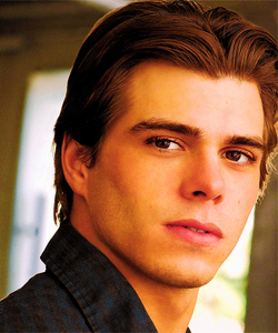  Someone who's sweet, caring and very loving. <333 Someone with brown eyes, brown hair and tan skinned. :) [i]Example[/i]: Matthew Lawrence (yum-yum)