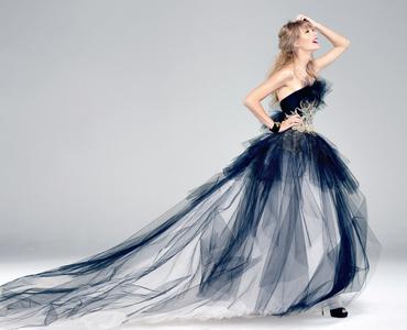 This is ELEGENT ! STUNNING GORGEOUS !! THE GOWN IS *_*  