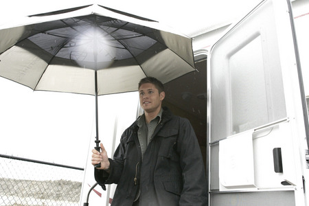 Jensen leaving his trailer on a rainy day in Vancouver <333
