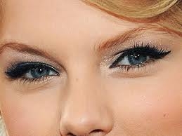 here's my pic of Taylor's eyes up close