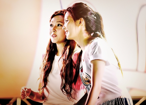  Seohyun and Jessica :)