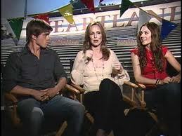  Matthew with two of his co-stars, Melora Hardin and Brooke Nevin. :)