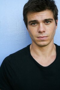  "Hollywood is fickle; your career can end pretty fast. If the akting jobs dry up, anda have to have something to fall back on. In fact, that would be my saran to kids interested in akting - make sure anda get an education too." - [b]Matthew Lawrence[/b]