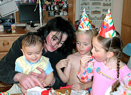  Indeed! A wonderful father, the most loving, the most caring, the most magical and awesome father in the world! ♥ It was Michael ♥
