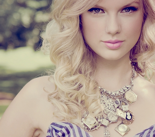  Taylor with curly hair.:}