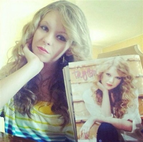  People tell me I look like taylor snel, swift what u guys think