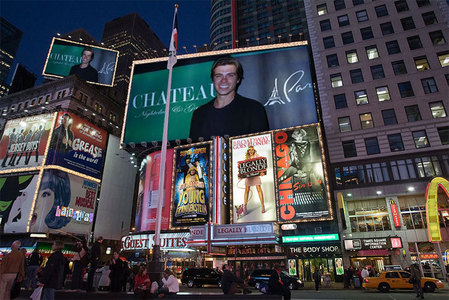  Matthew on the screen in the city of NY. :D