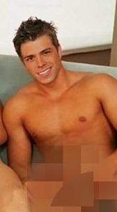  A manip pic of Matthew naked, [b]It's fake don't worry[/b]. :D