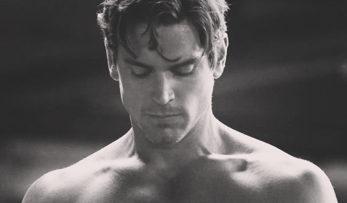  MB as Neal Caffrey is sexy in black n white :)