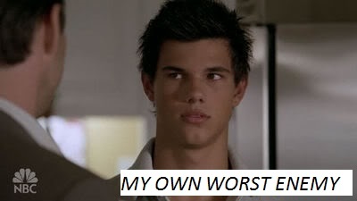  Taylor Lautner,before playing Jacob in the Twilight movies,on the short lived show,My Own Worst Enemy,where he played Christian Slater's son(I edited the título into the picture)<3