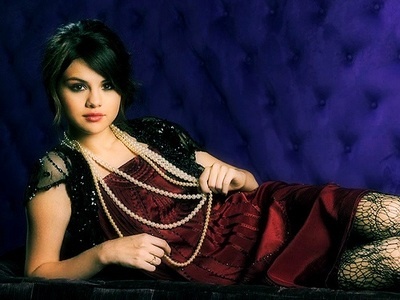 Mine, I know we can't post links but I like this one:
http://images6.fanpop.com/image/photos/34900000/Selly-selena-gomez-34918485-282-299.jpg

If you want a bigger view:
http://images6.fanpop.com/image/photos/34900000/Selly-selena-gomez-34918530-400-300.jpg