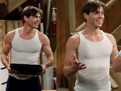 Matthew showing his biceps well. <333333