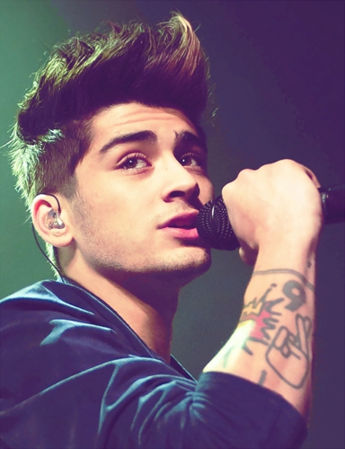i love zain. he is 20 , he has 3 sisters and he is Muslim .he is so beautiful and sexy 