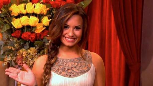 mine: Demi Lovato side-braid 