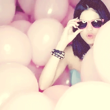 mineeee :) sel sel sel

http://24.media.tumblr.com/tumblr_m00p5umJys1r066hlo1_250.png

http://pagephotosphotography.blogspot.in/2012/04/selena-balloons.html

http://data.whicdn.com/images/67680873/large.jpg

plzzzzz check links