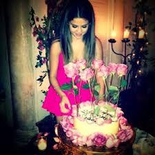 Selena is smart beautiful awesome and she is a good singer that's y she inspires me
