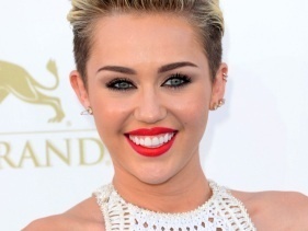  [b]Miley Cyrus[/b]