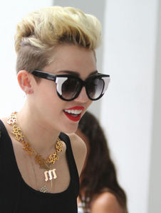  <i> Mine </i> http://www.stylebistro.com/lookbook/Red+Lipstick/TILuK47NbXQ http://redcfa.wpengine.netdna-cdn.com/wp-content/uploads/2012/02/Miley-Cyrus-In-Roberto-Cavalli-2012-Oscar-Parties.jpg http://cultureblaze.com/wp-content/uploads/2013/06/Miley-Cyrus-Red-Lipstick-Short-Hair.jpg http://beautifulballad.files.wordpress.com/2010/11/mtrou.jpg http://www1.pictures.stylebistro.com/gi/Miley+Cyrus+Makeup+Red+Lipstick+jsKh9Jwnt8Ql.jpg